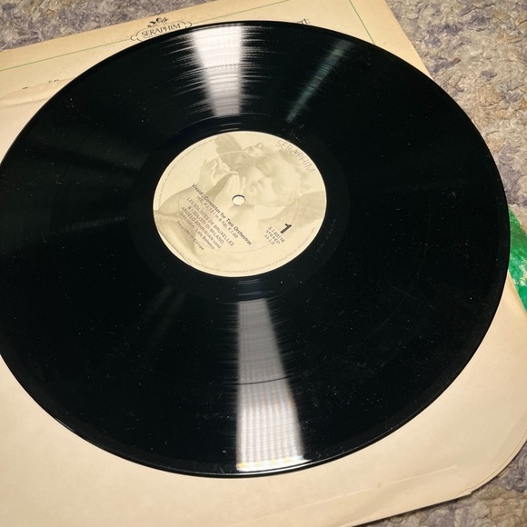 Vivaldi: Four Concertos for Two Orchestras Vinyl - Picture 6 of 9